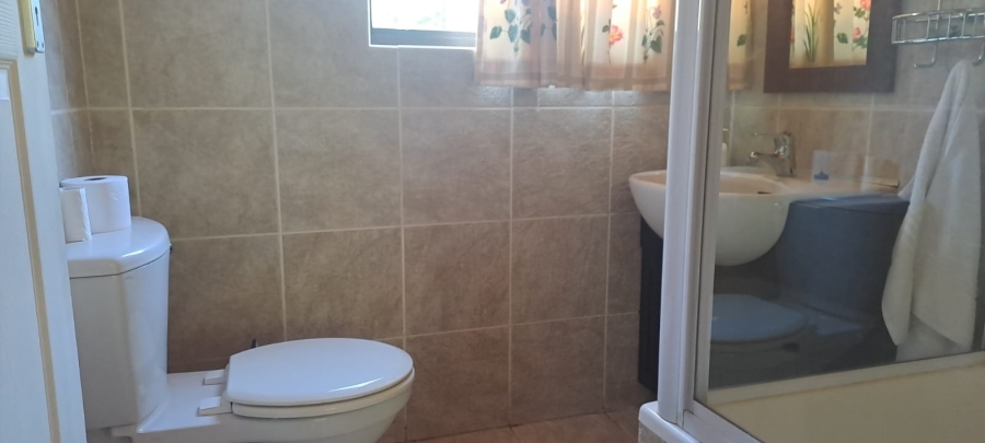 2 Bedroom Property for Sale in Meerenbosch Western Cape